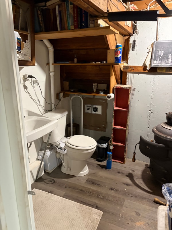 Building Photo - 8 Brackett Rd