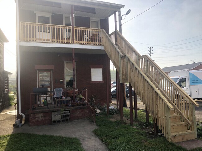 Building Photo - 1807 4th Ave - 2nd Floor
