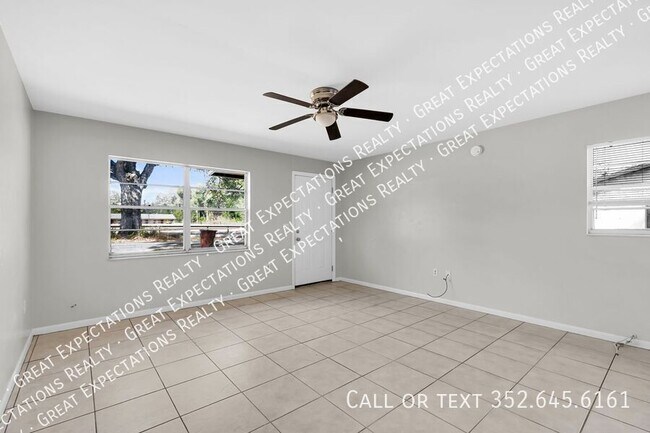 Foto del edificio - 1884 NE 77th St