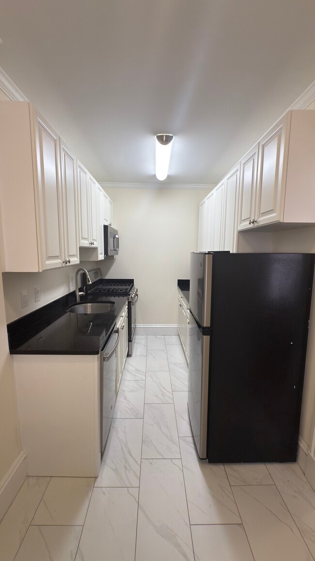 Building Photo - 3 Chauncy Ln