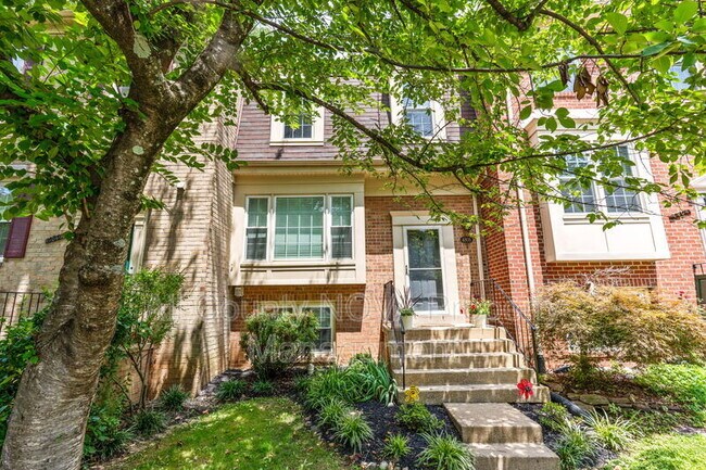 Foto del edificio - 4806 Treasure Ct