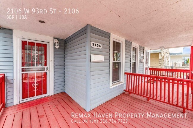 Foto del edificio - 2106 W 93rd St LEFT, Cleveland- Spacious 3...