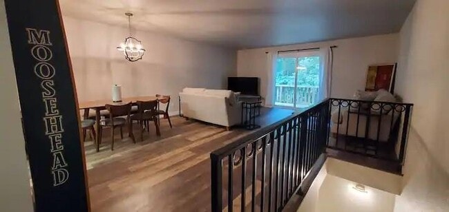 Building Photo - 16 Victoria Ln