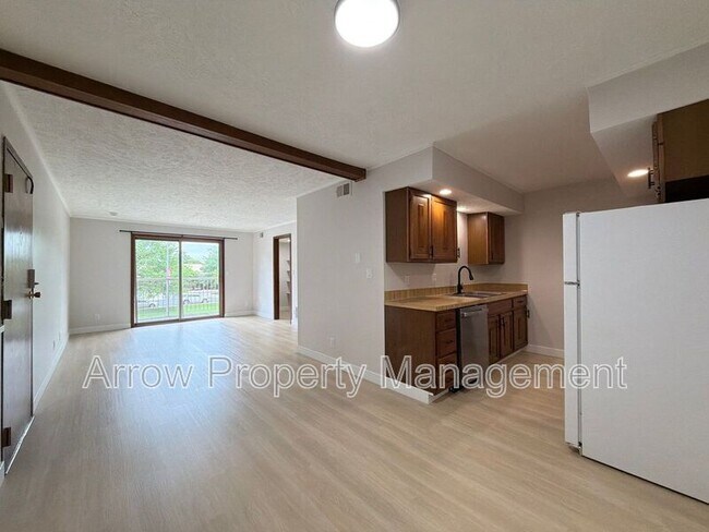 Building Photo - 3341 Holdrege St