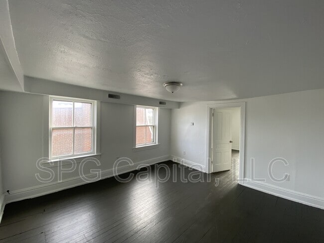 Building Photo - 871 Madison Ave