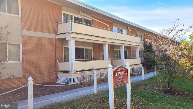 Building Photo - 903 Woodson Rd