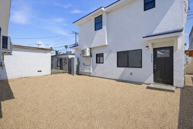 Foto del edificio - 6616 Denver Ave