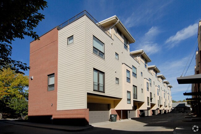 Building Photo - 4537-4563 Washington St
