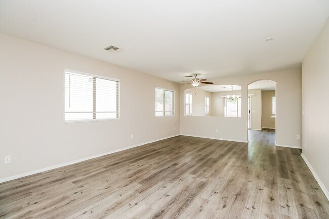 Building Photo - 5713 S 34th Ave