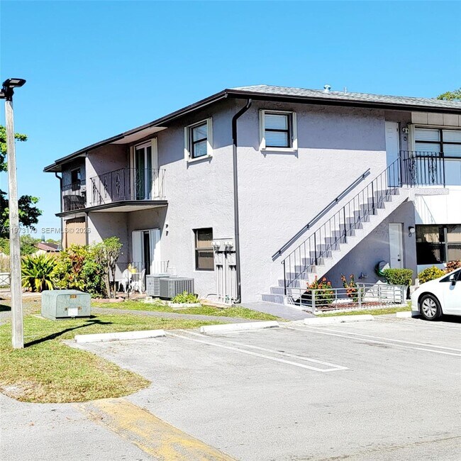 Foto del edificio - 13271 SW 17th Ln