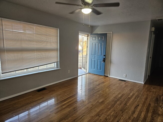 Foto del edificio - 1902 NW 39th St