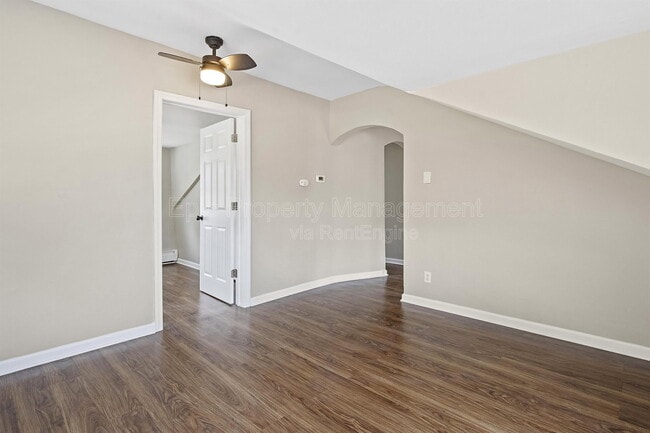 Building Photo - 1029 E Granet Ave