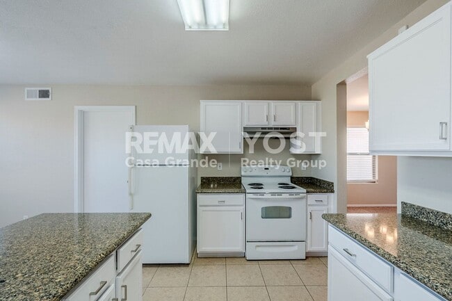 Foto del edificio - Spacious Living in SK Ranch!