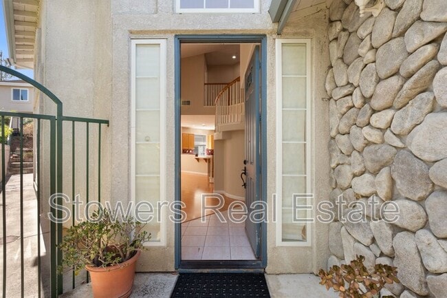 Building Photo - 5659 Highcrest Ct