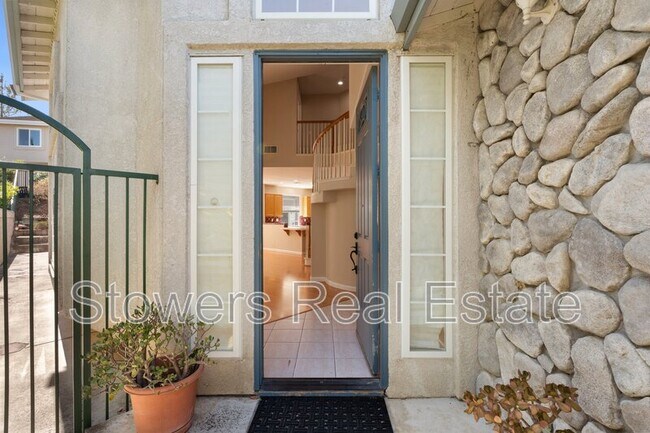 Foto del edificio - 5659 Highcrest Ct