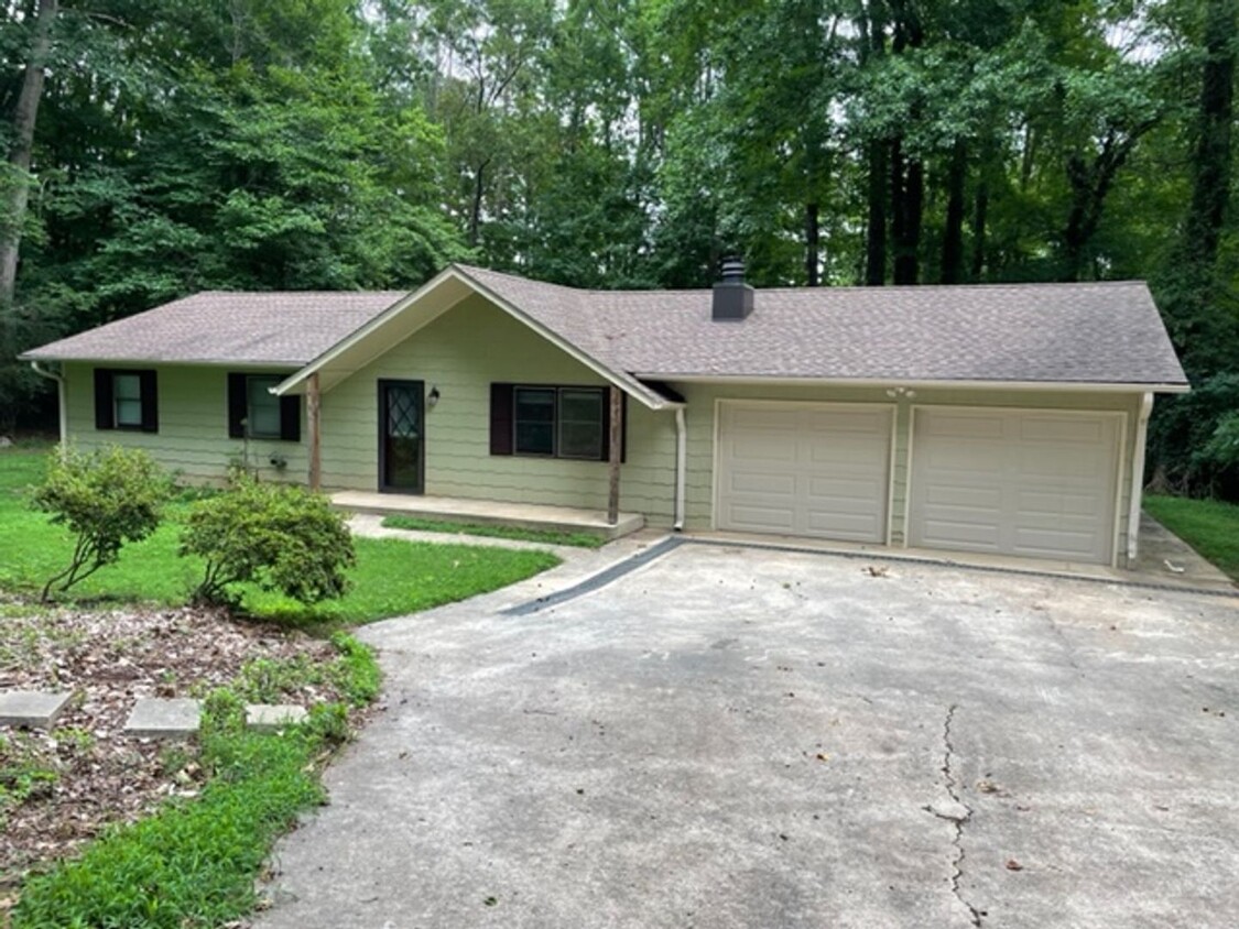 Foto principal - 3 bed, 2 full bath home located in Ashebor...