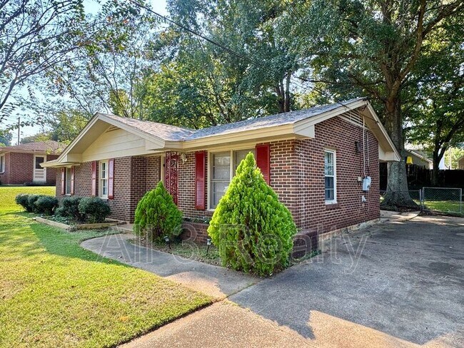 Foto del edificio - 3826 Fairfield Dr