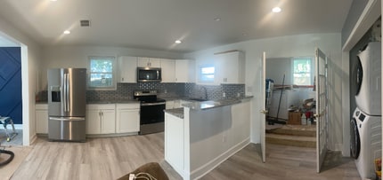 Building Photo - 7631 Beach Dr