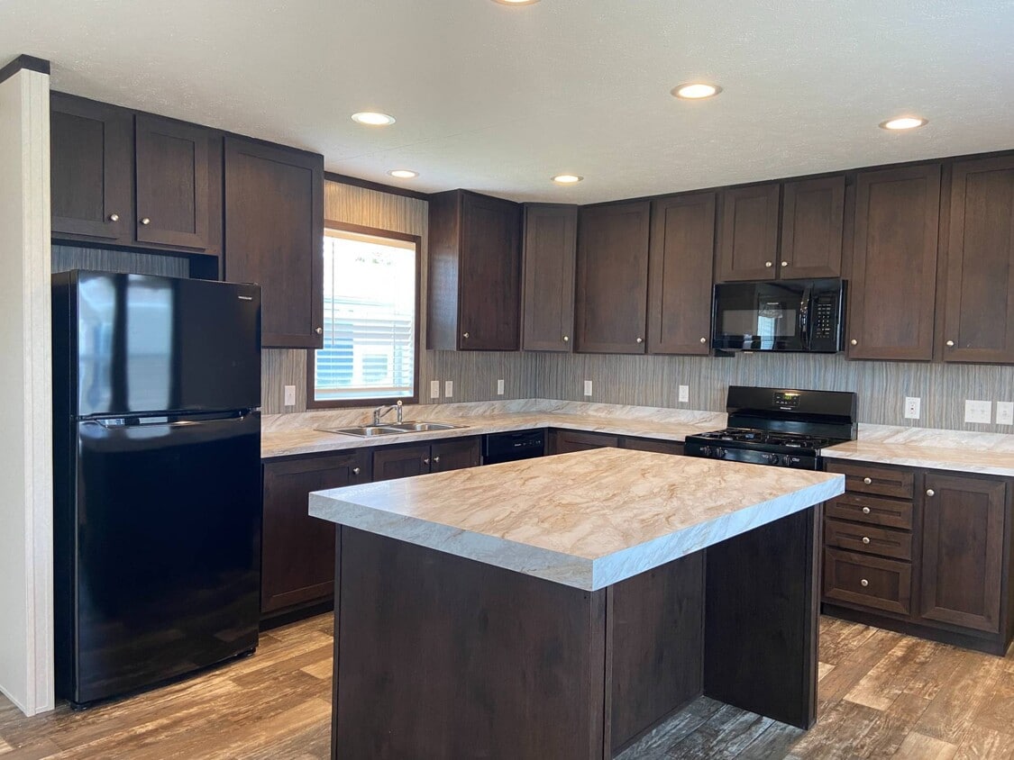 Primary Photo - 1040 Anna Ave