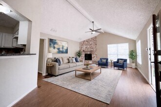 Building Photo - 3511 Palm Grove Dr