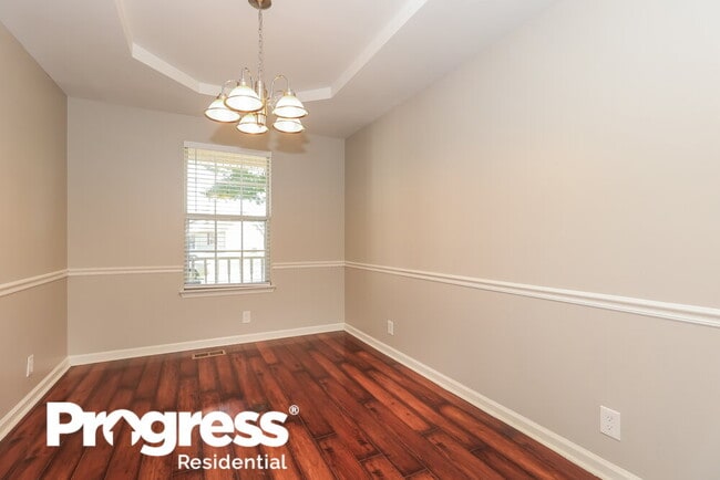 Building Photo - 1002 Esquire Ct