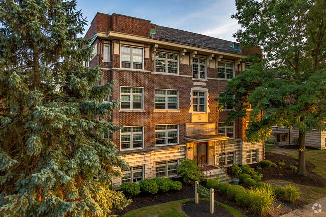 Twin Oaks Apartments Akron Ohio