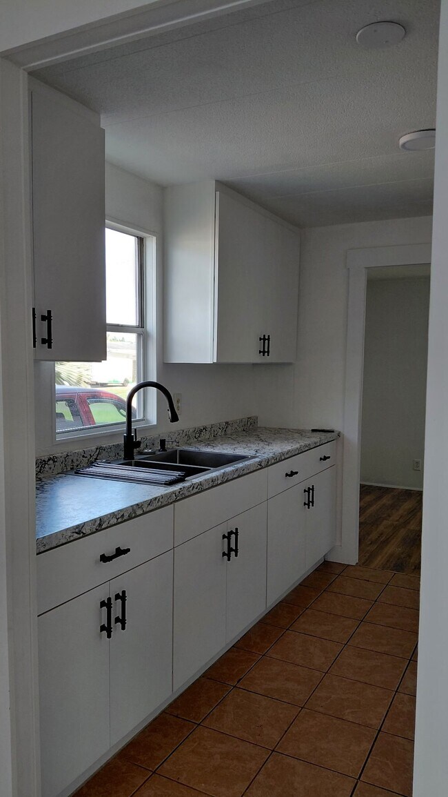 Foto del edificio - 6132 108th Ave N