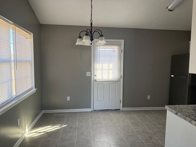 Building Photo - 79 Kenny Dr