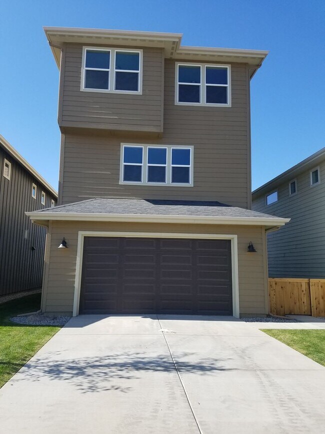 Foto del edificio - 4 bed 3.5 bath in Belgrade.