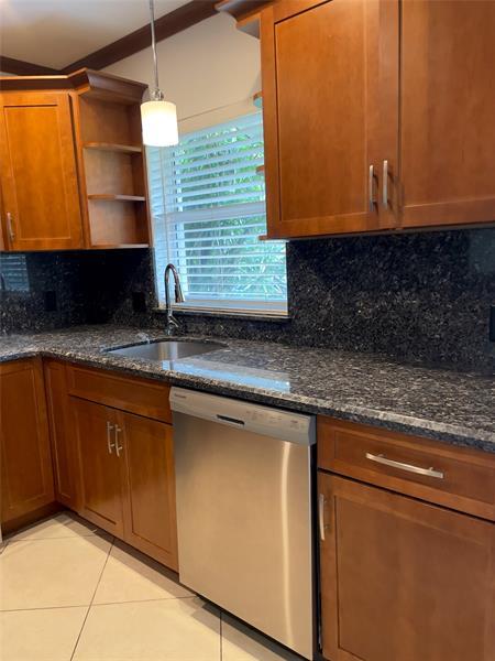 Building Photo - 1610-1614 NE 11th Ave