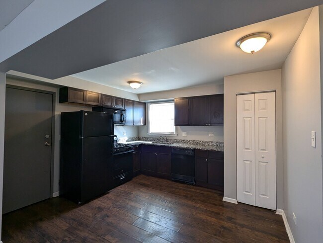 Foto del edificio - 14035 S Stewart Ave