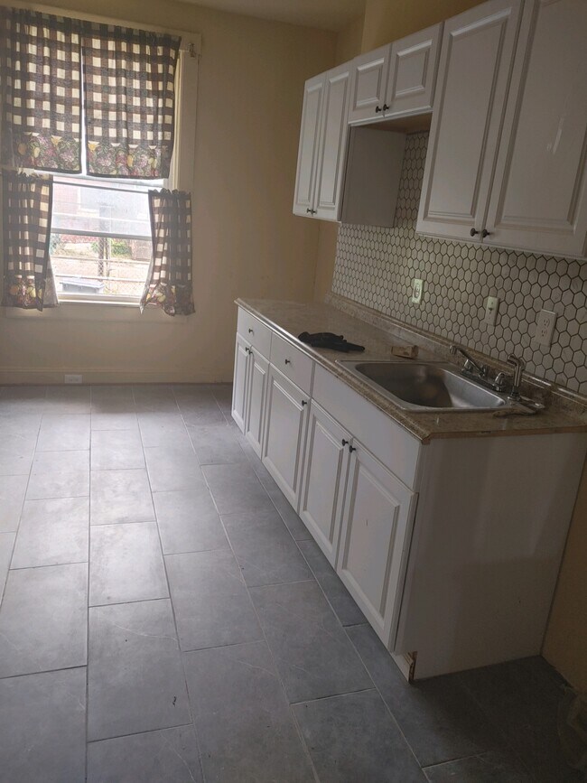 Foto del edificio - 1730 Normal Ave