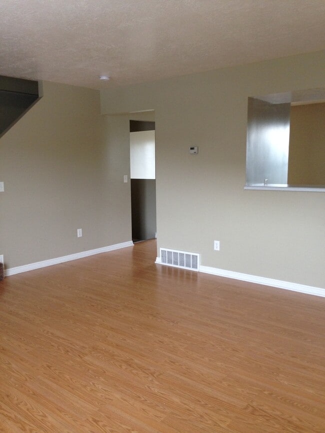 Foto del edificio - 1204 Torwood Ct