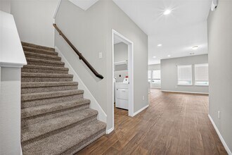 Building Photo - 2330 Georgina Falls Dr