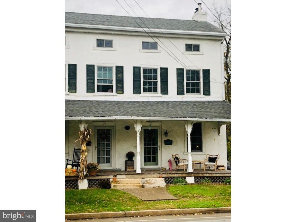 Primary Photo - 21 E Germantown Pike