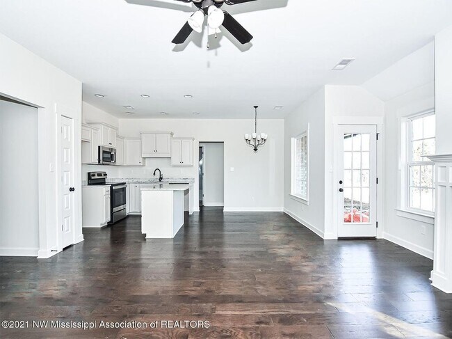 Foto del edificio - 8643 Clark Ave