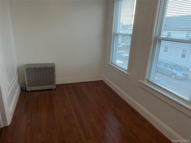 Foto del edificio - 95-12 108th Ave