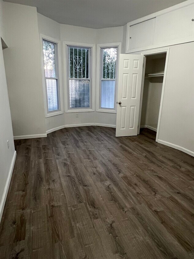 Foto principal - 270 S 9th St