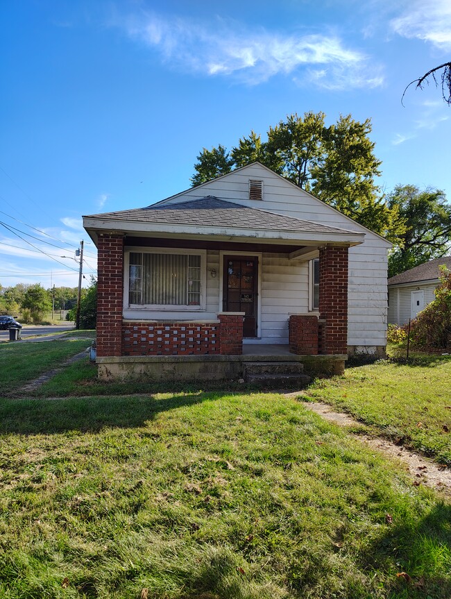 Building Photo - 4700 Ross Ave