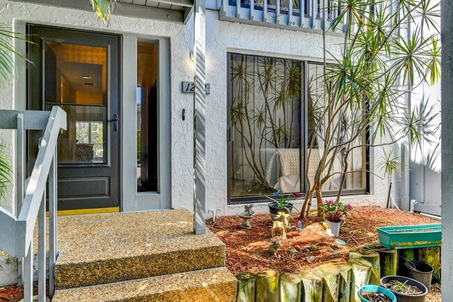 Foto del edificio - CANAL FRONT CONDO