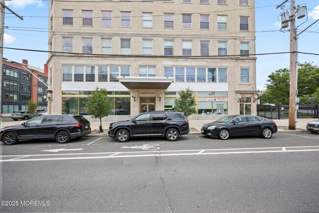 Foto del edificio - 501 Grand Ave