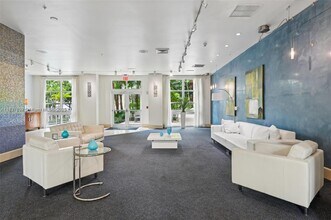 Building Photo - 2000 N Bayshore Dr