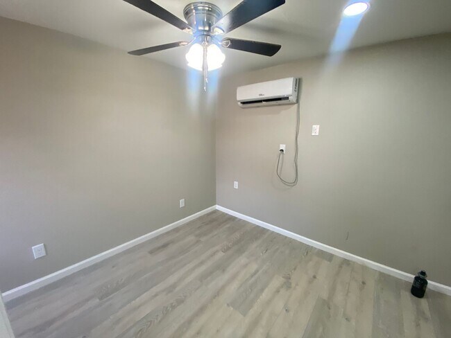 Foto del edificio - 45502 10th St W