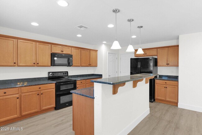 Building Photo - 40911 W Tamara Ln