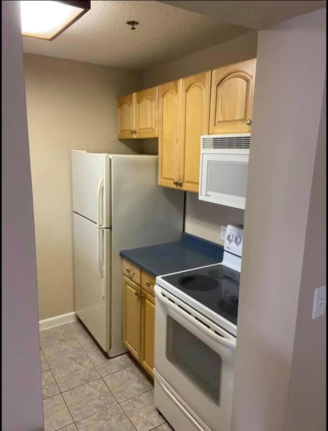 42 S Cherry St Unit 214, Wallingford, CT 06492 Condo for Rent in