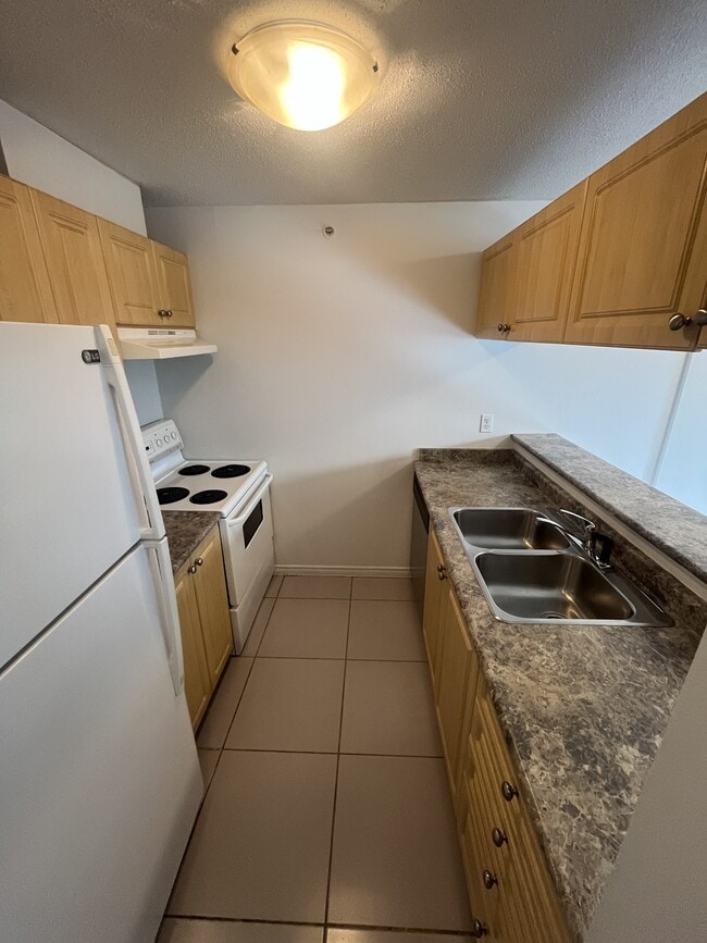 Building Photo - 1278 Granville St