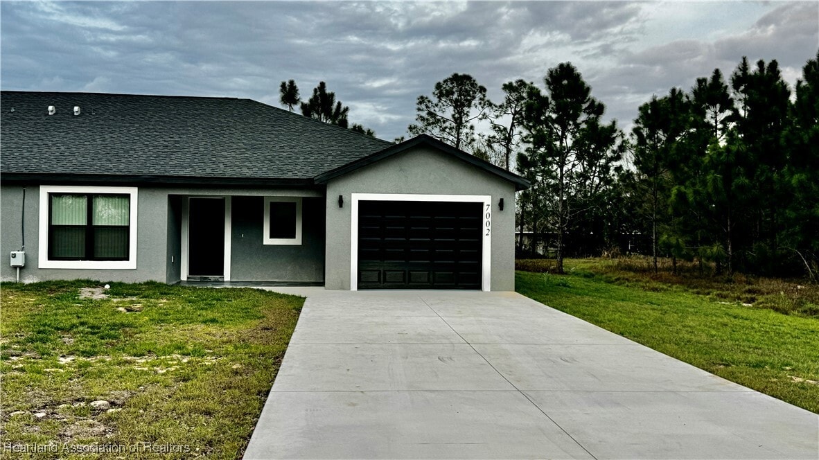 Foto principal - 7002 Schumacher Rd