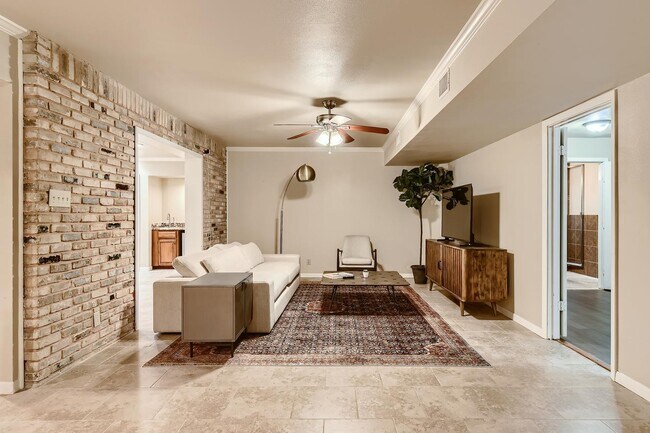 Foto del edificio - Gorgeous San Antonio home with large backy...
