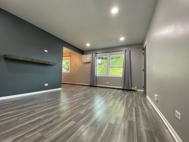 Foto del edificio - 133 S Whispering Hills Dr