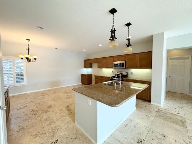 Building Photo - AVAILABLE NOW!! Charming 3 Bed / 2 Bath Ho...